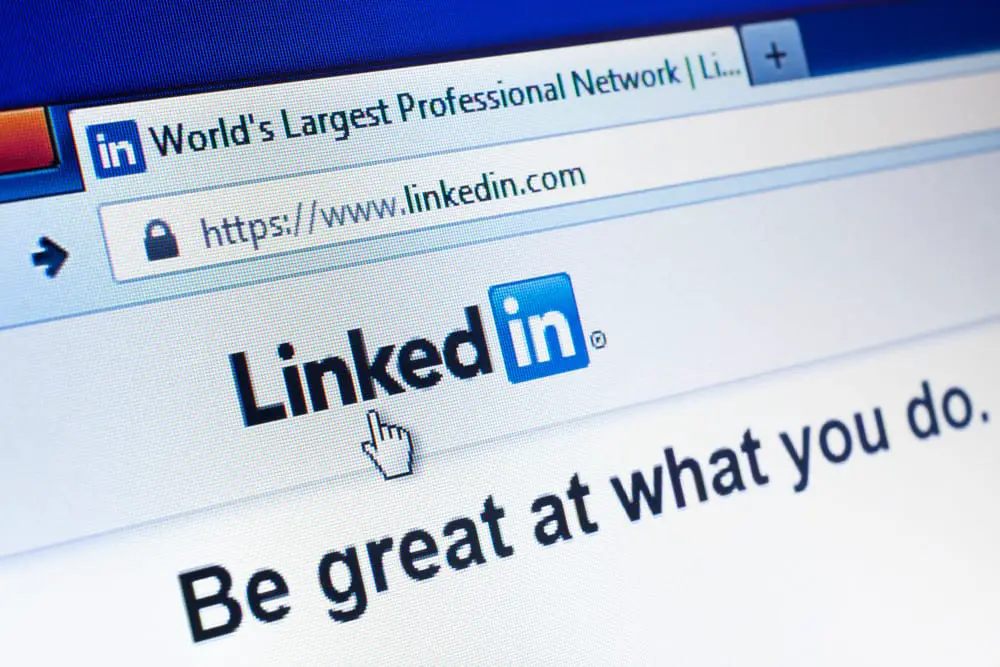 Cómo cambiar la alerta de trabajo en LinkedIn