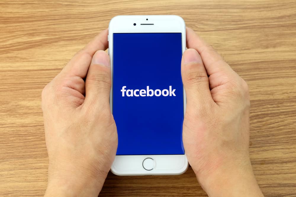 Cómo eliminar un grupo de Facebook en iPhone