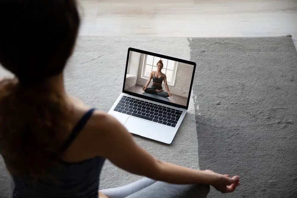 Cómo enseñar yoga en Zoom?