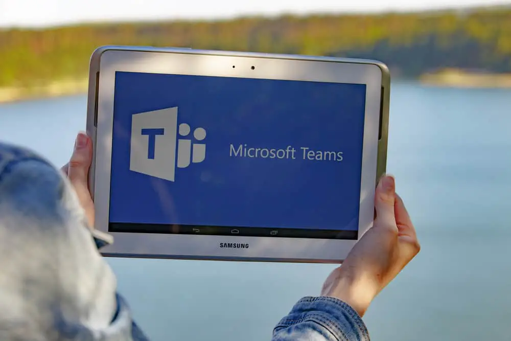 Cómo guardar un documento en Microsoft Teams?