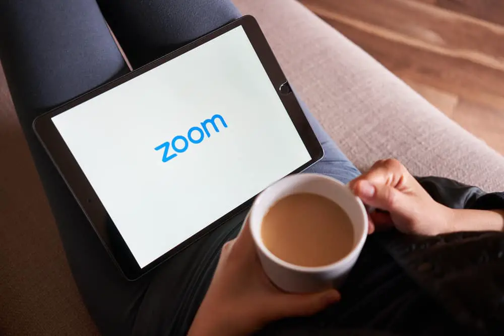 Cómo jugar Jeopardy en Zoom?