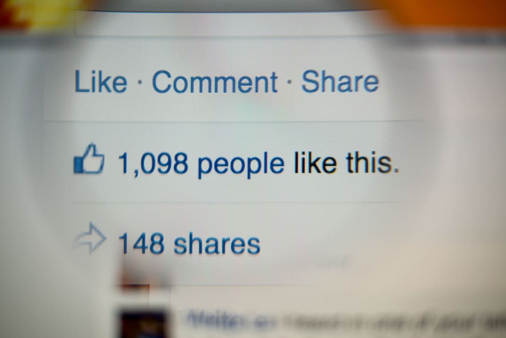 ¿Cómo compartir una publicación en un grupo en Facebook?