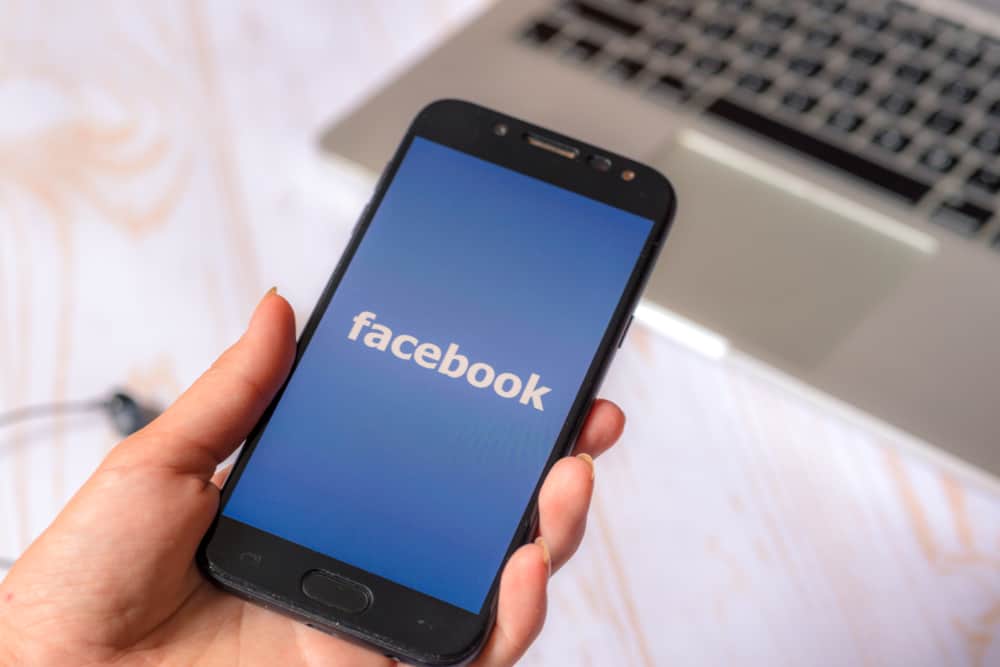 ¿Cómo eliminar el estado de la relación en Facebook?