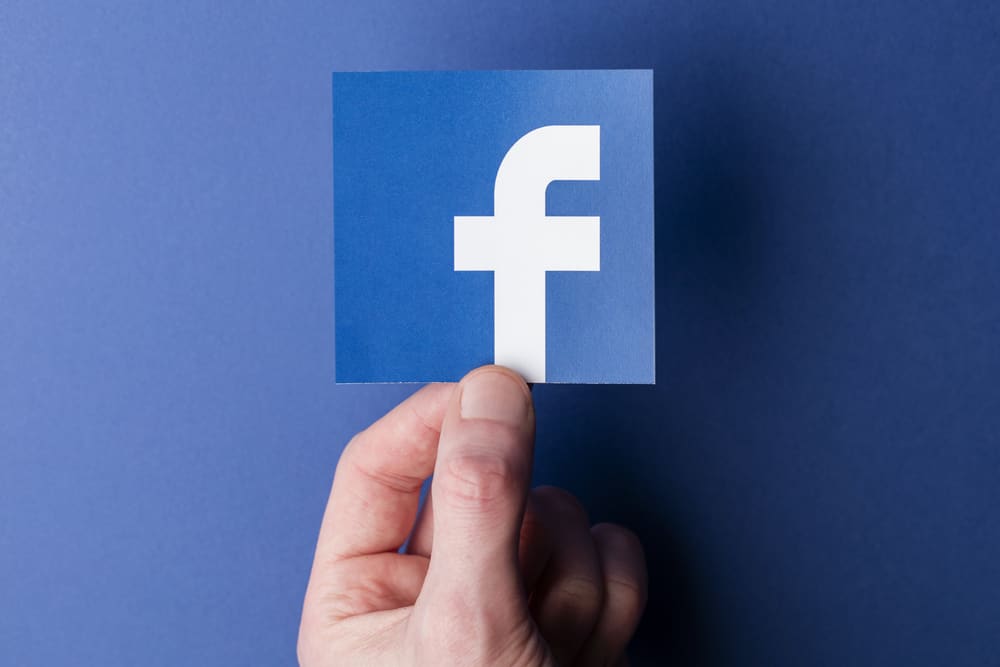 ¿Cuánto tiempo guarda Facebook los mensajes eliminados?