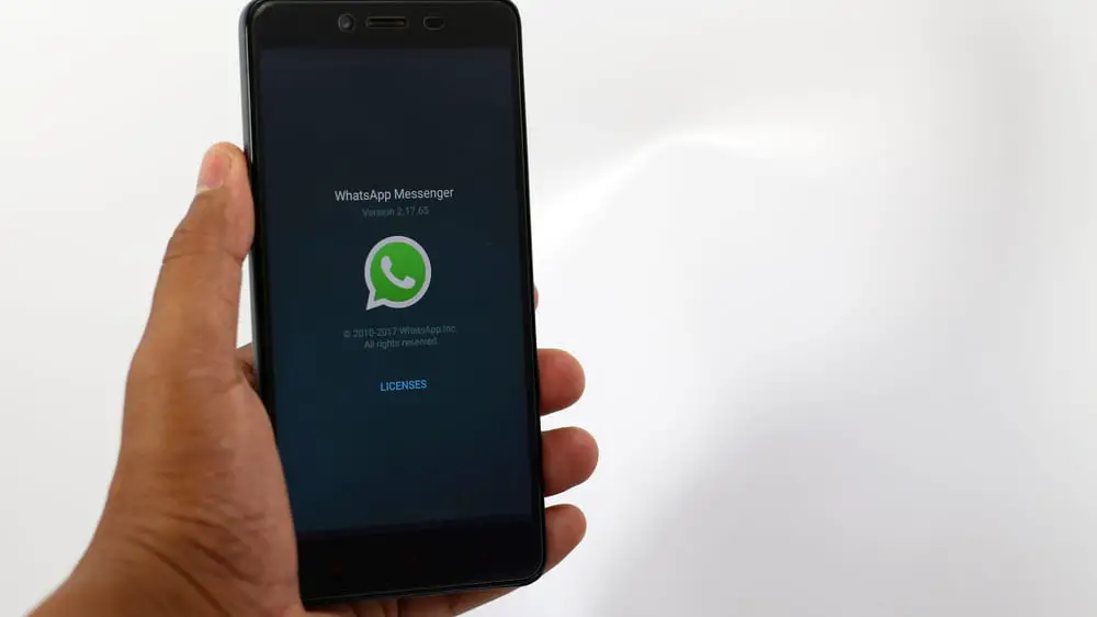 ¿Por qué mi cámara no funciona en WhatsApp ¿Videollamadas?