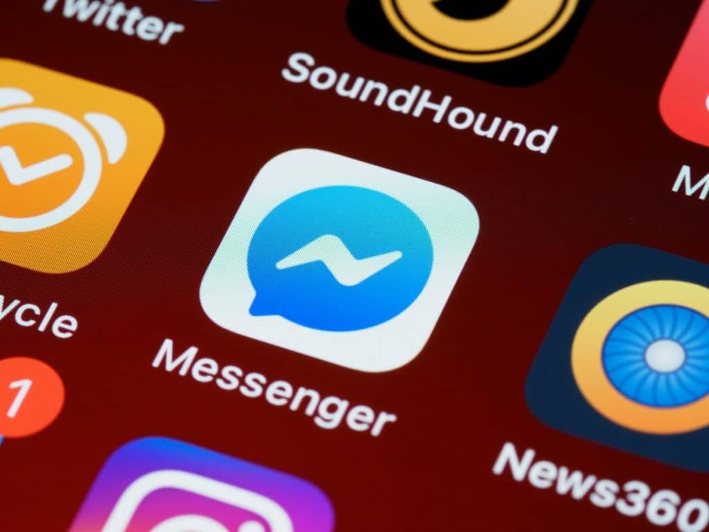 Cómo enviar un mensaje a una chica en Facebook