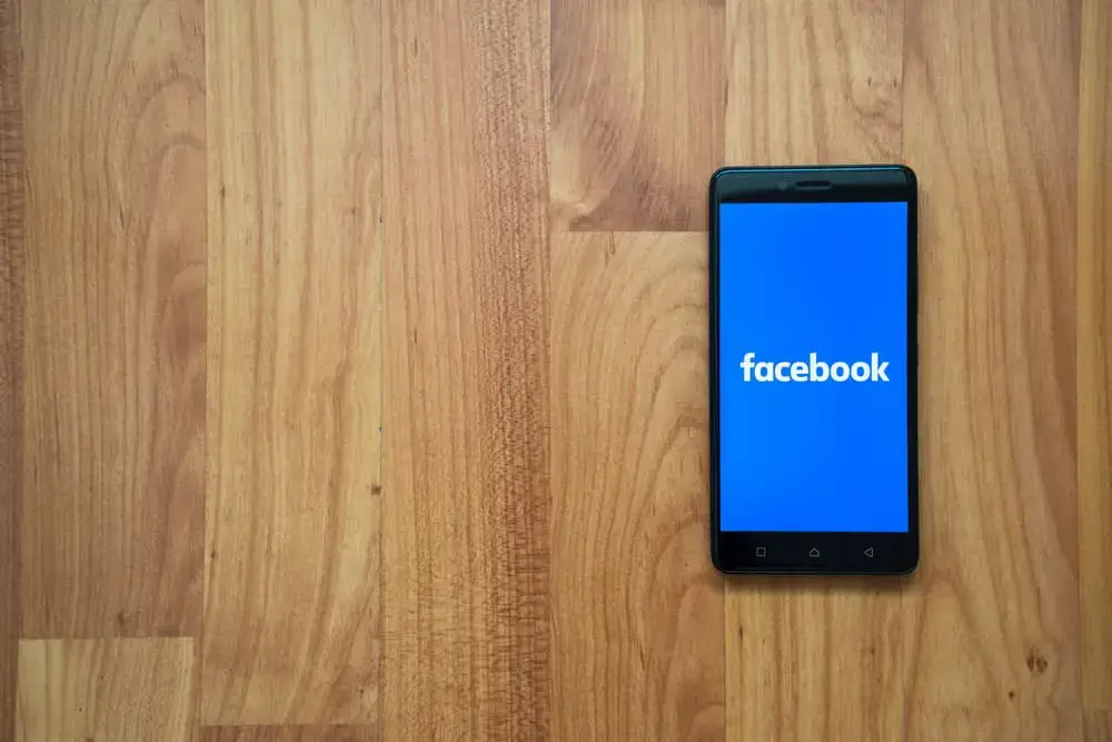 Cómo evitar que la gente te agregue a grupos de Facebook