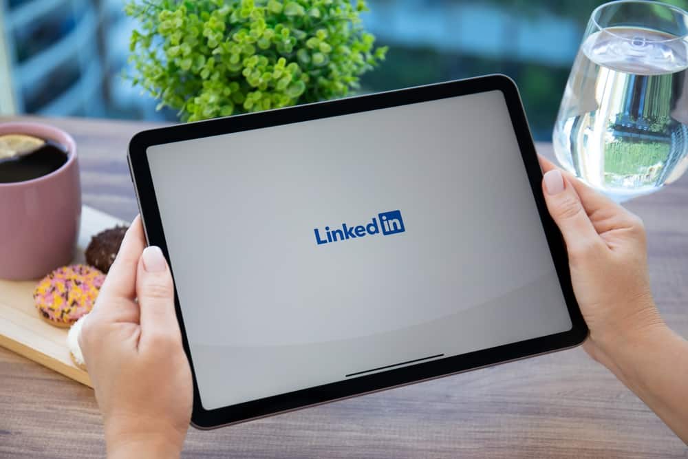 Cómo publicar varias fotos en LinkedIn?