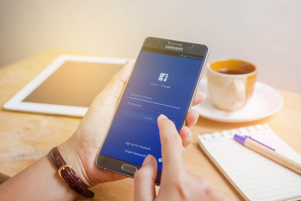 Cómo quitar un apodo en Facebook