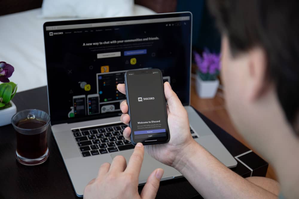 Hace Discord ¿Mostrar en línea cuando está cerrado?