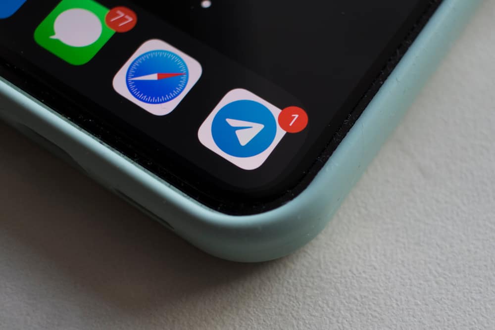 Hace Telegram ¿Notificar cuando guardas una foto?