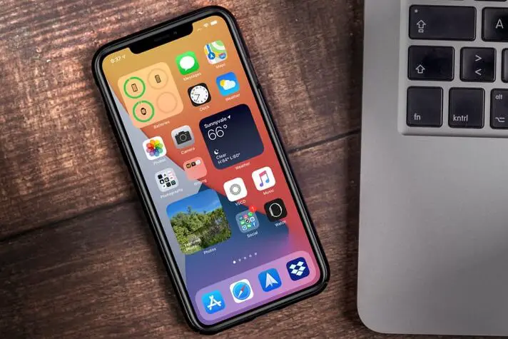 Qué significan los puntos naranja y verde en la pantalla del iPhone iOS 14 ...