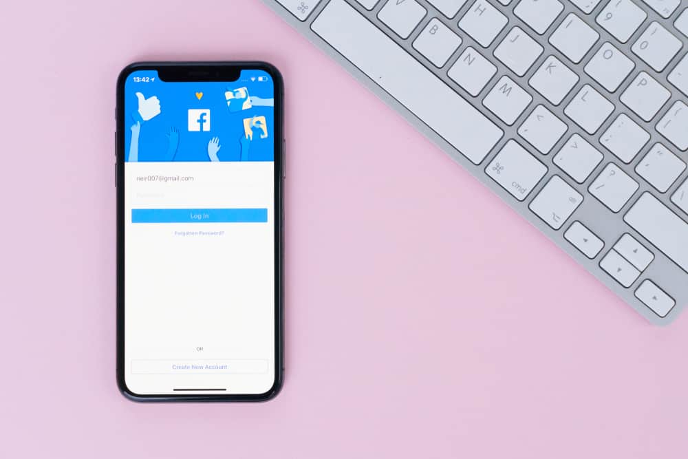 ¿Cómo cambiar la miniatura en un video de Facebook?