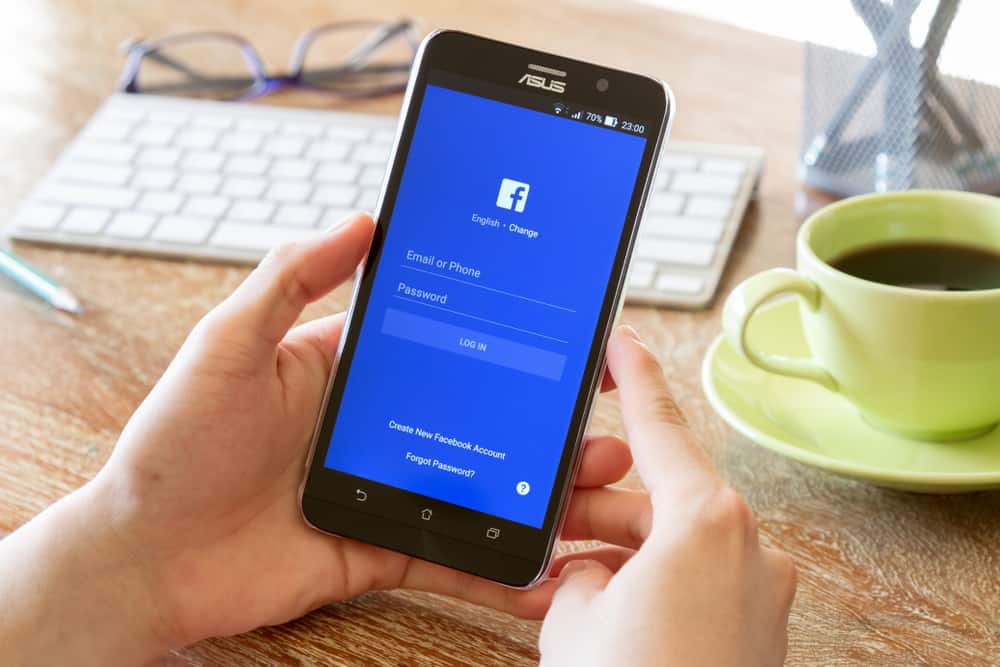¿Por qué no puedo agregar un administrador a mi página de Facebook?