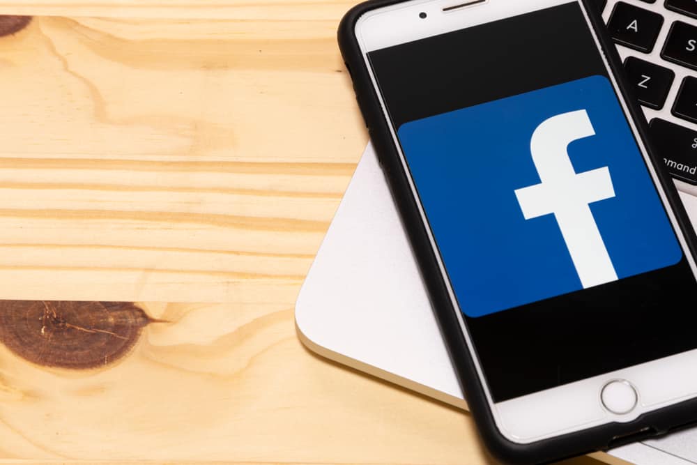 ¿Qué significa «TBS» en Facebook?