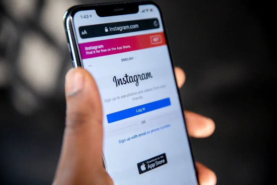 ¿Qué significa cuando marcas a alguien en Instagram?
